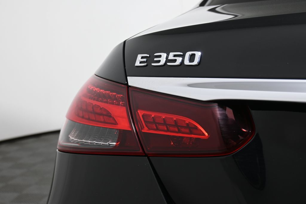 Thumbnail: 2021 Mercedes-Benz E-Class - 12