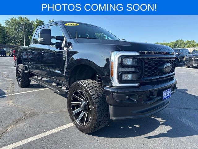Agate Black Metallic 2025 Ford F-250 Super Duty Pickup Truck Four-Wheel Drive Automatic
