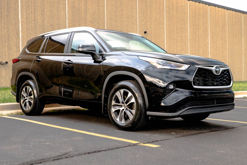 Used 2023 Toyota Highlander SUV