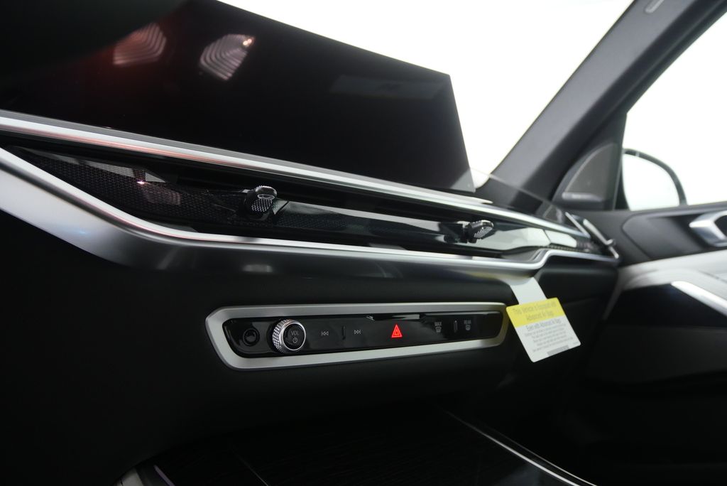 Thumbnail: 2026 BMW X5 - 20