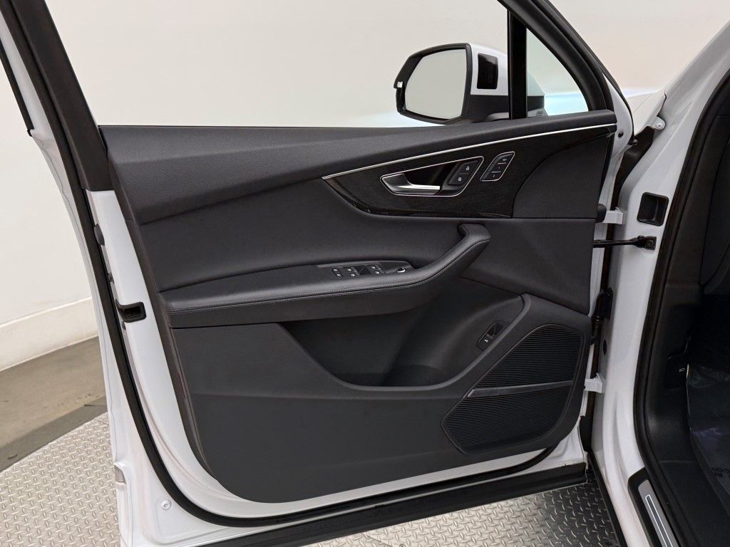 Thumbnail: 2021 Audi Q7 - 28