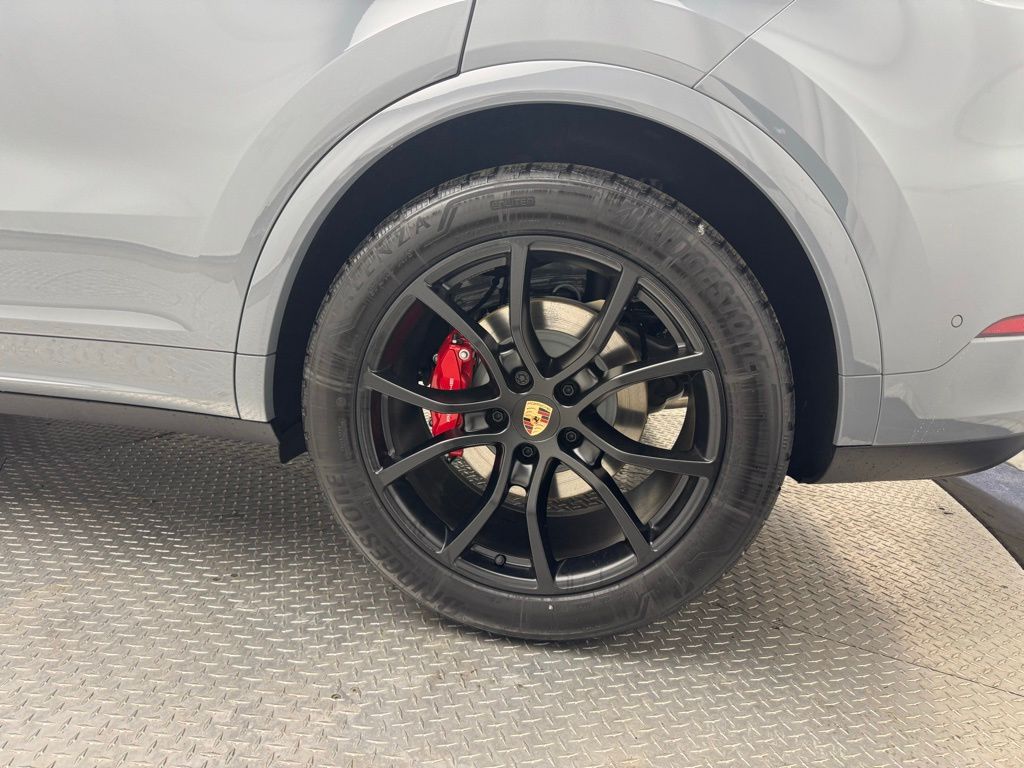 Thumbnail: 2025 Porsche Cayenne - 7