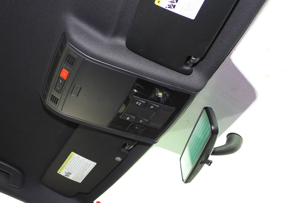 Thumbnail: 2016 Volkswagen Golf - 17