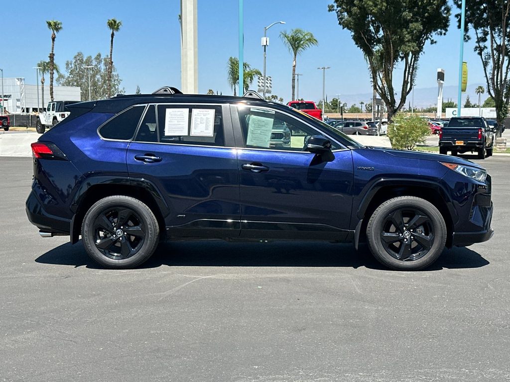 2020 Toyota RAV4 XSE - Photo 6