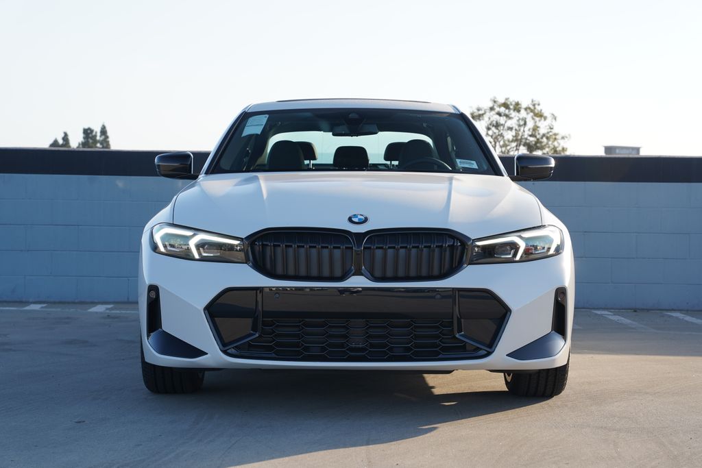 Thumbnail: 2026 BMW 3 Series - 2