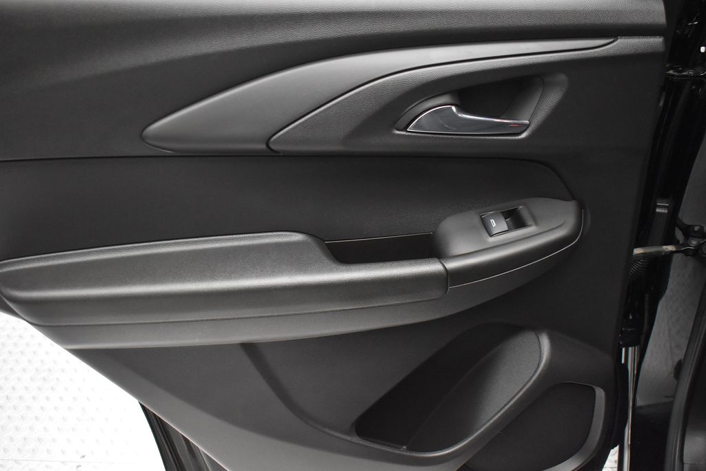 Thumbnail: 2023 Chevrolet TrailBlazer - 32