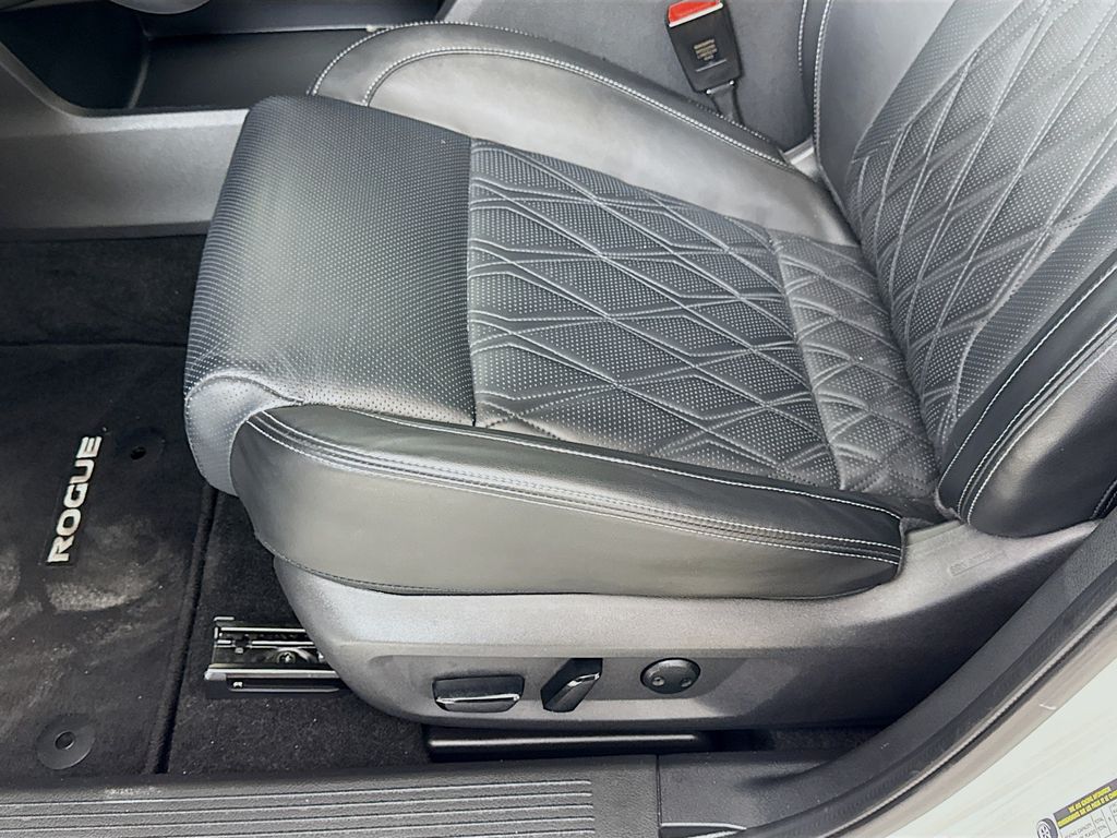 Thumbnail: 2023 Nissan Rogue - 20