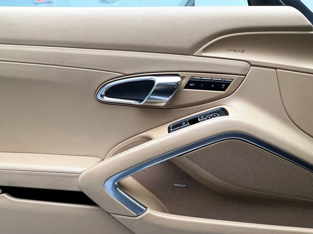 Thumbnail: 2012 Porsche 911 - 19