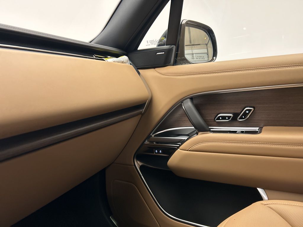 Thumbnail: 2026 Land Rover Range Rover - 20