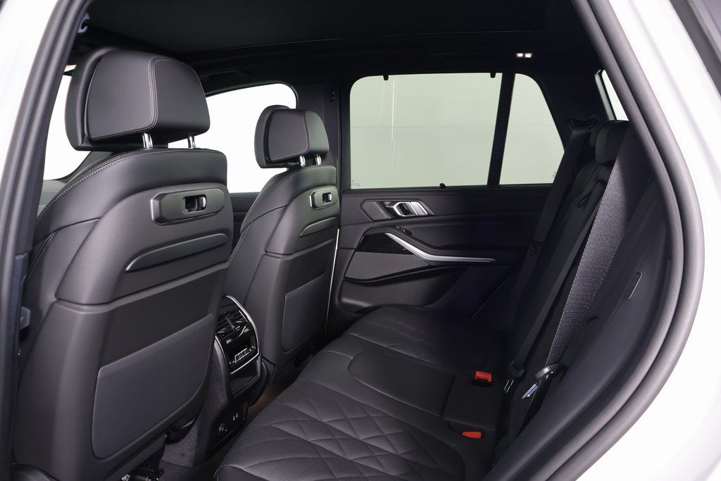 Thumbnail: 2026 BMW X5 - 6