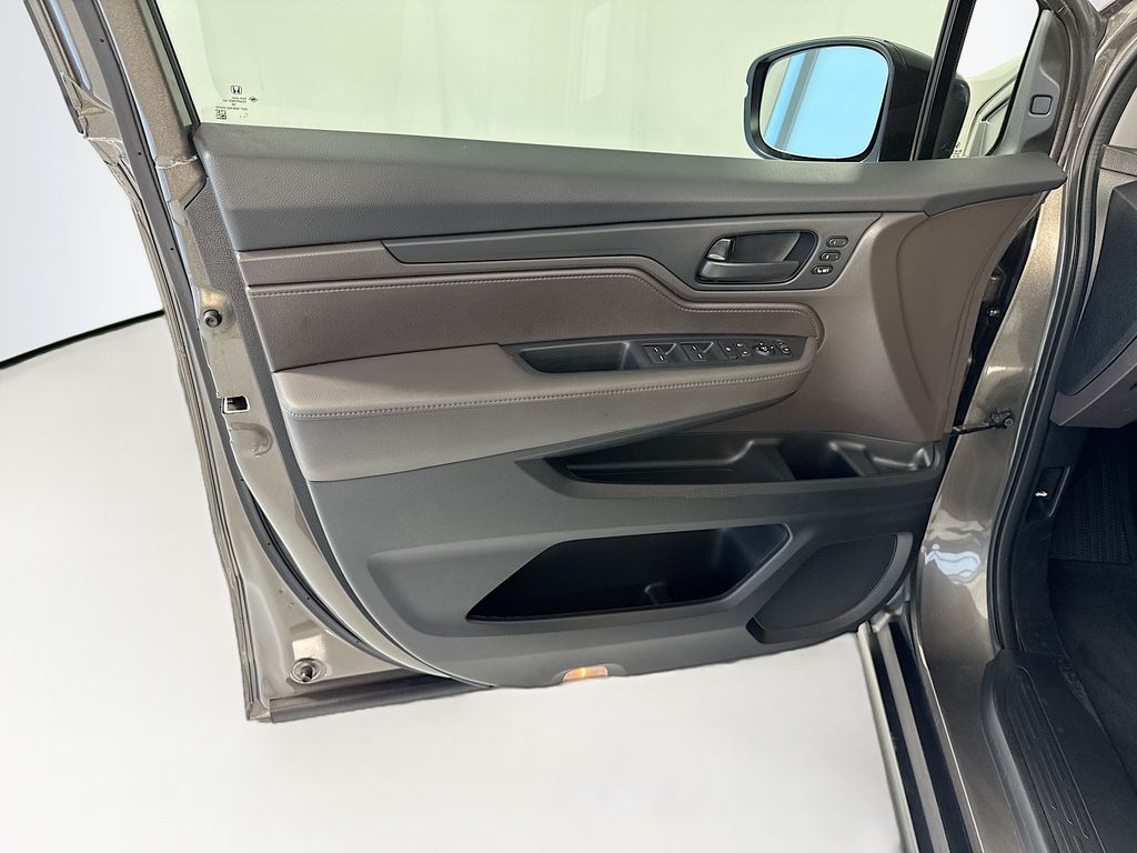 Thumbnail: 2022 Honda Odyssey - 25
