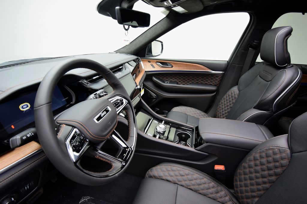 new 2026 Jeep Grand Cherokee car, priced at $58,046