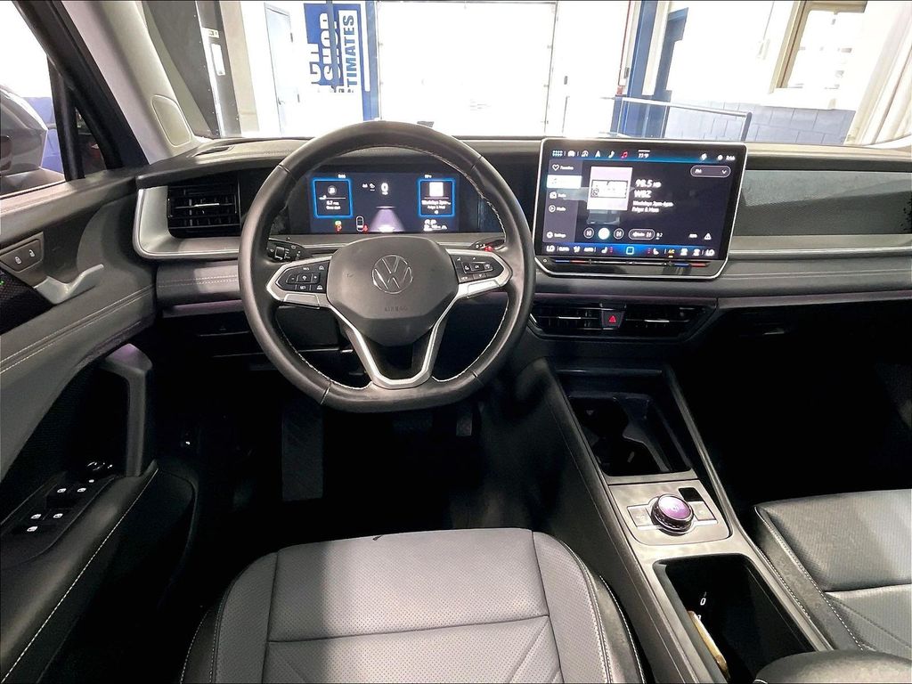 2025 Volkswagen Tiguan — photo 18