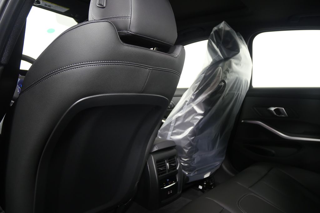 Thumbnail: 2026 BMW 3 Series - 17