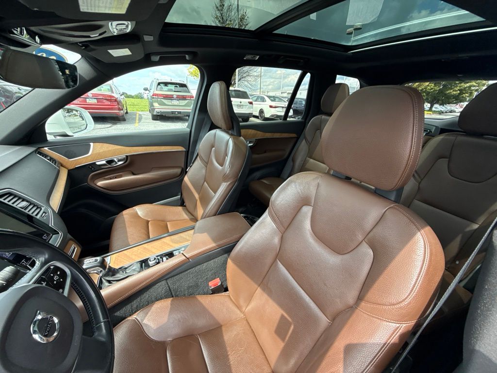 2021 Volvo XC90 T6 Momentum White at Subaru and VW of Moon Township