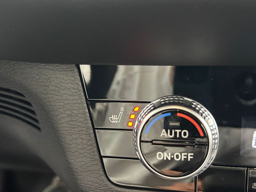 New 2026 White Mitsubishi Trail Edition image 21