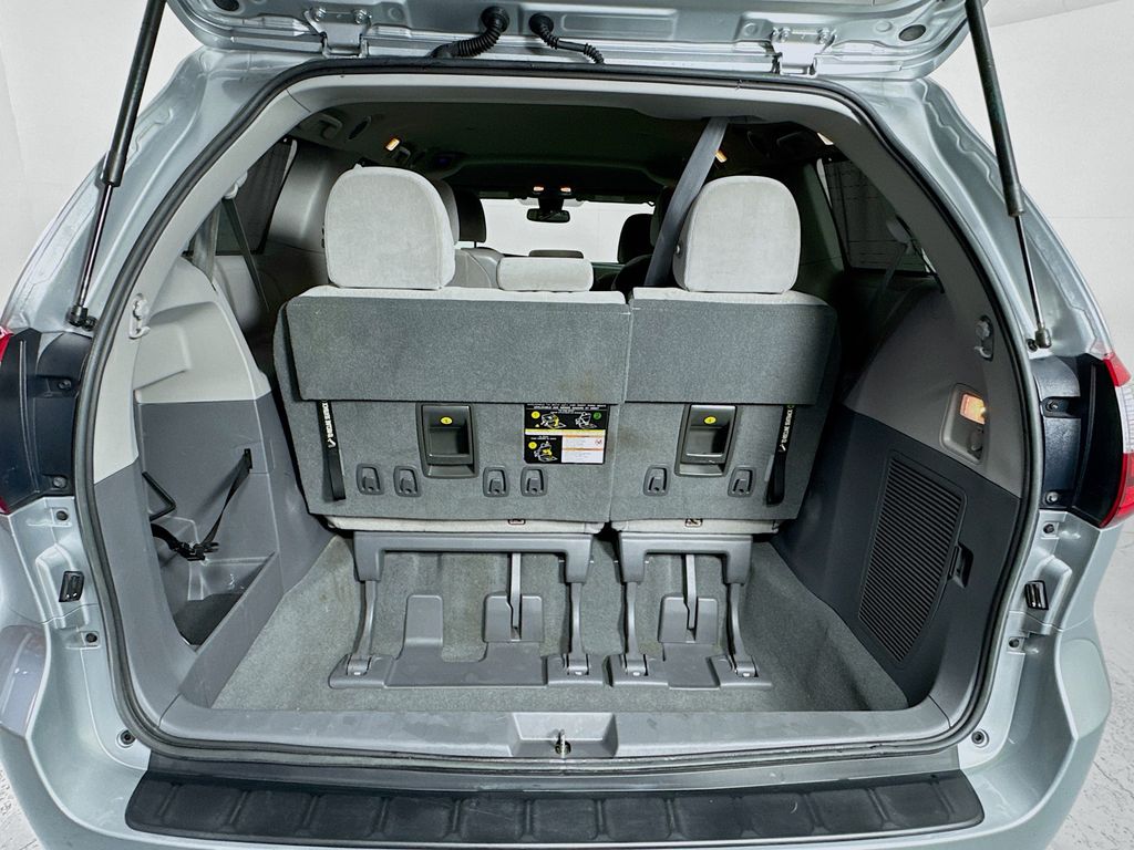 Used Car 2019 Toyota Sienna  Le For Sale Under $25,000 In Austin, Texas