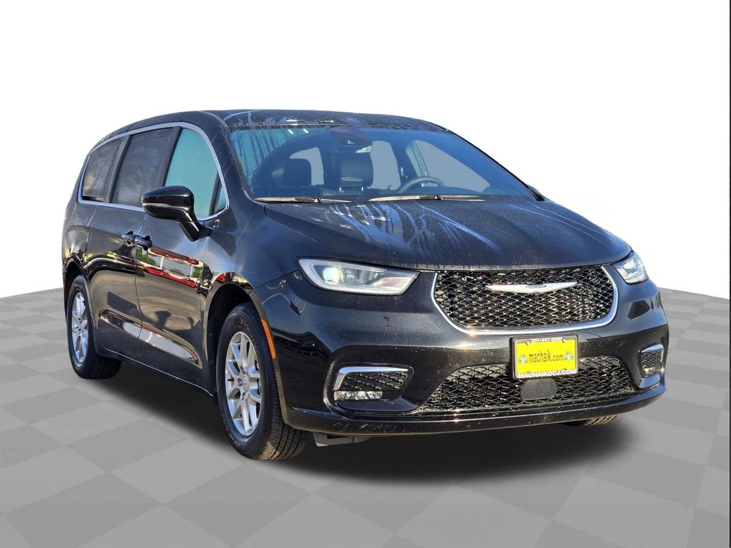 2025 Chrysler Pacifica Select - 2