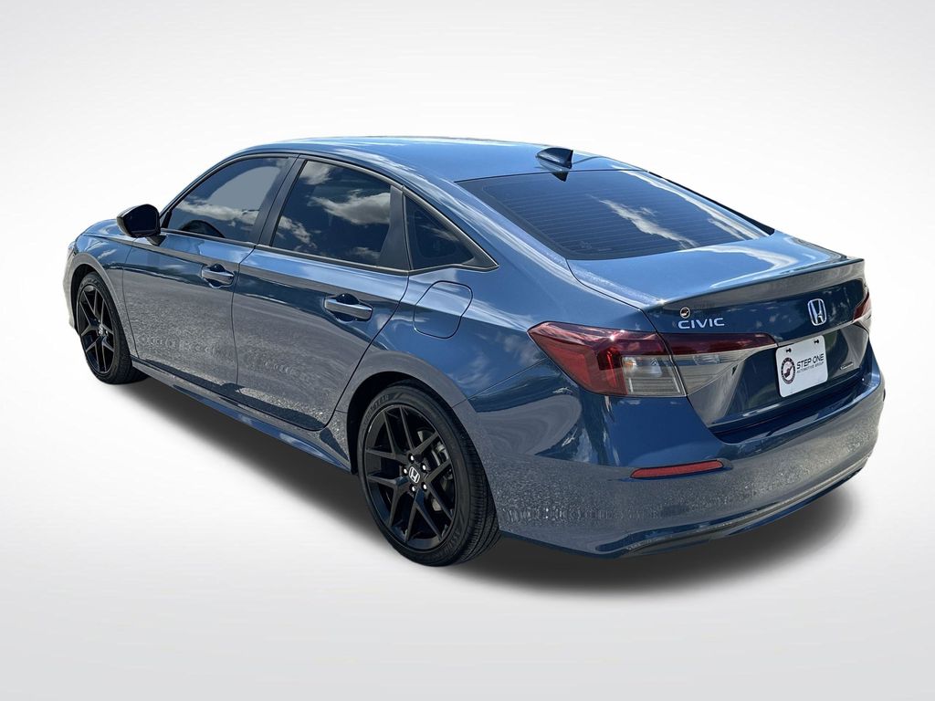 View vehicle photo 4