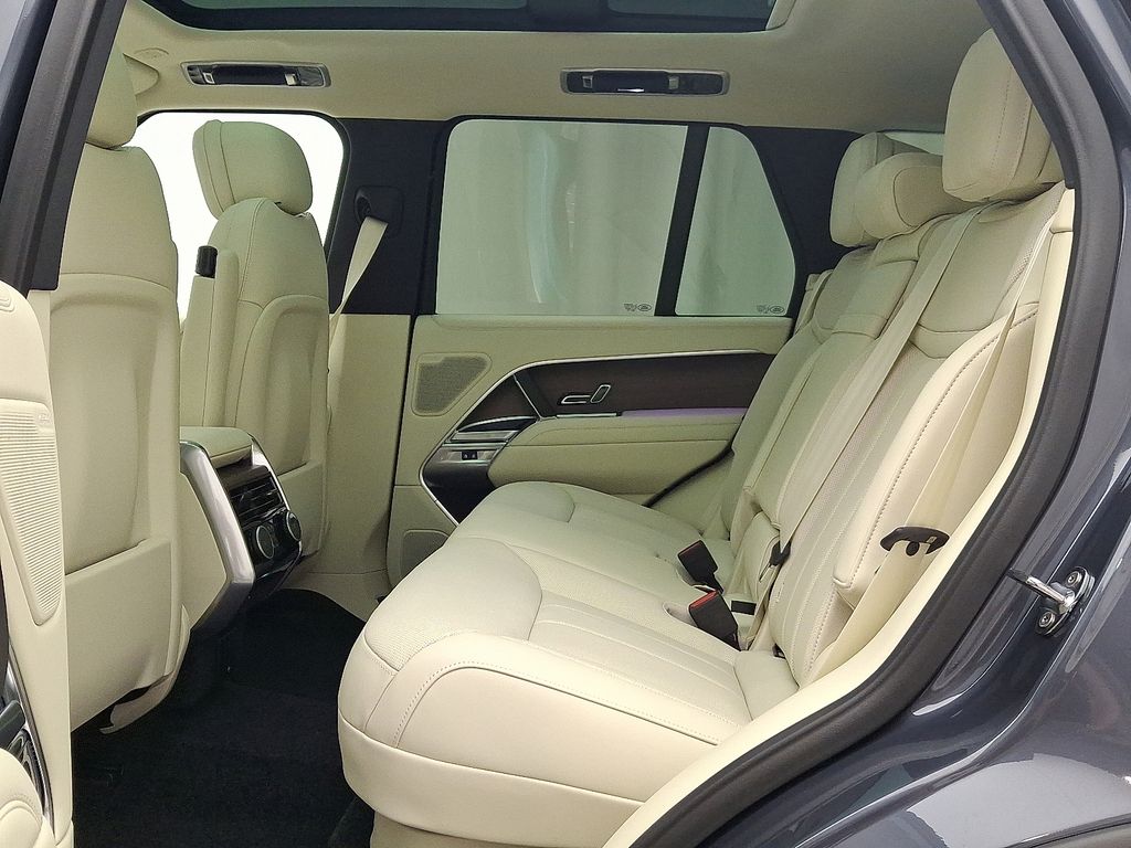 Thumbnail: 2025 Land Rover Range Rover - 6