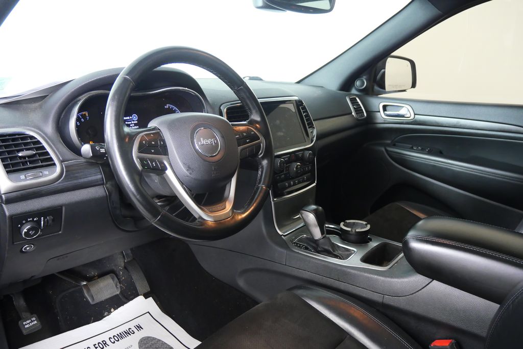 Thumbnail: 2020 Jeep Grand Cherokee - 11