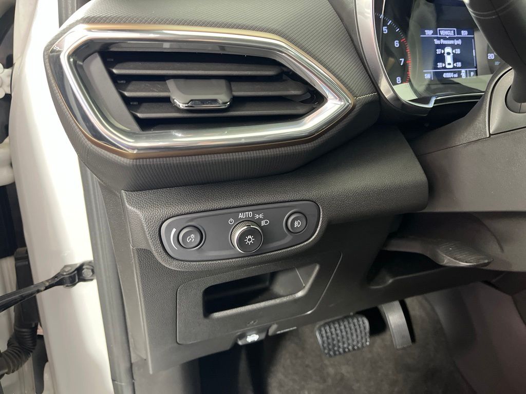 Thumbnail: 2022 Chevrolet TrailBlazer - 23