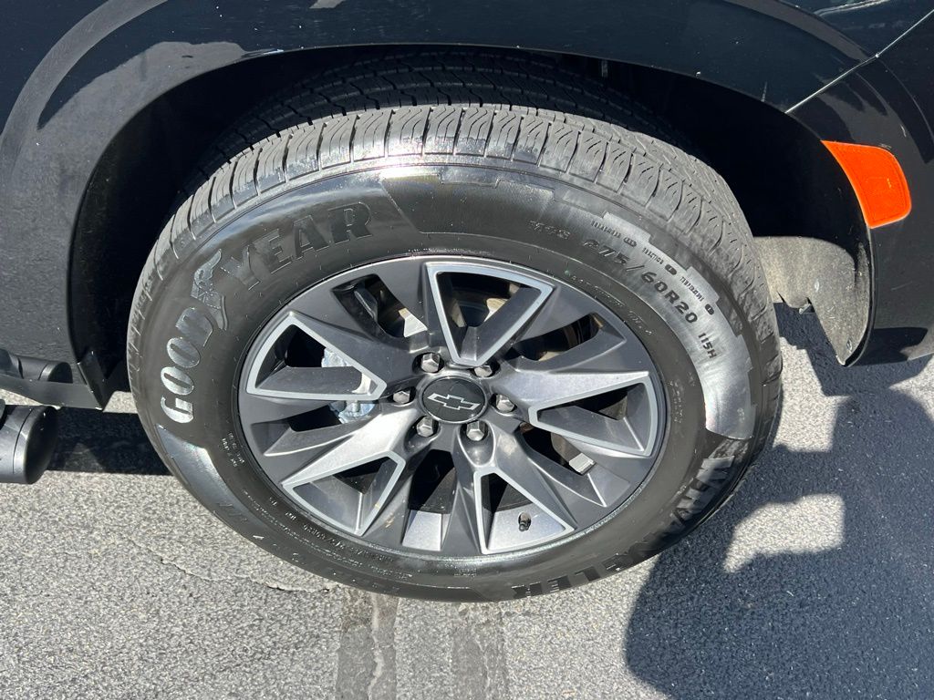 View vehicle photo 6