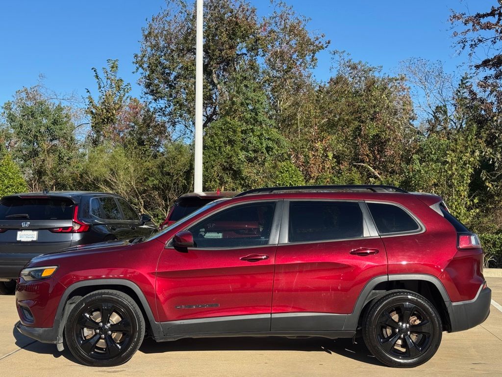 2019 Jeep Cherokee Altitude Red at Durrett Motor Company