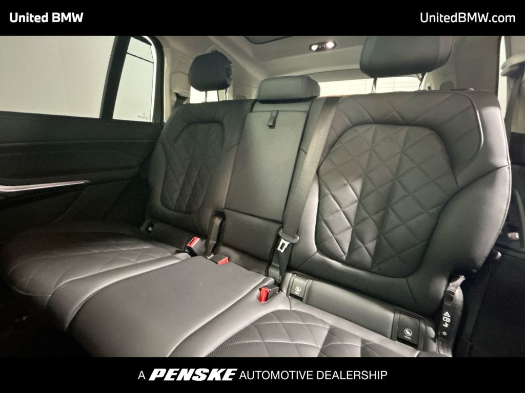 2024 BMW X7 xDrive40i 21