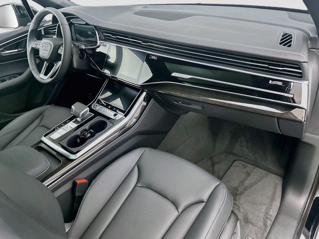 Thumbnail: 2026 Audi Q7 - 16