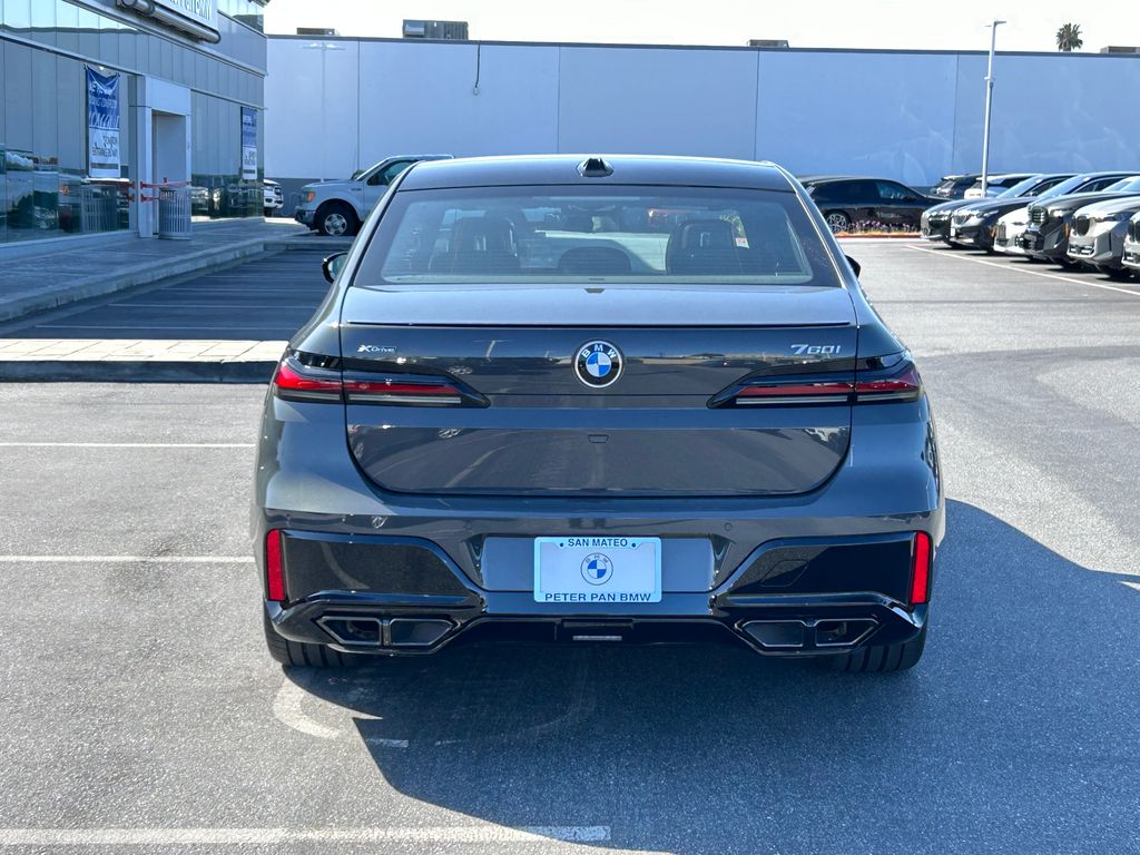 2025 BMW 7 Series 760i xDrive 4