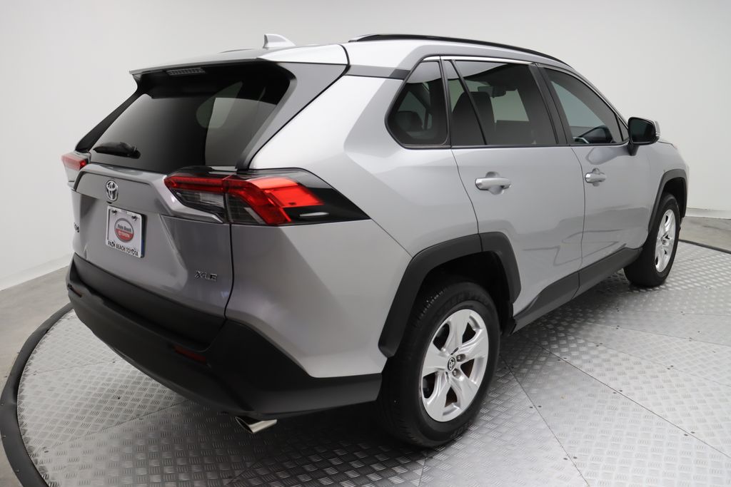 2021 Toyota RAV4 XLE 8