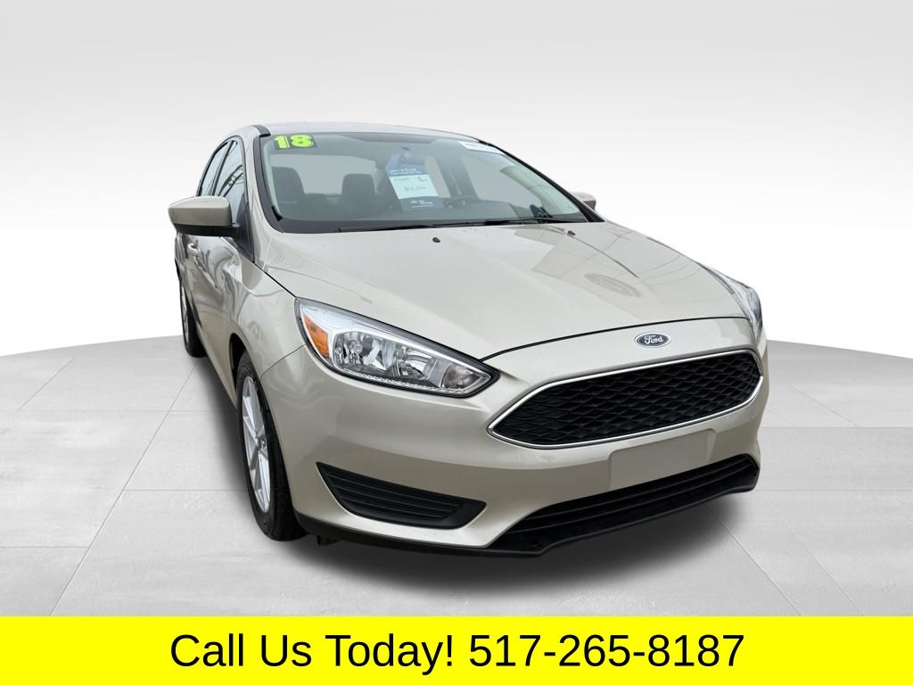 White Gold 2018 Ford Focus SE Sedan Front-Wheel Drive 6-Speed Automatic