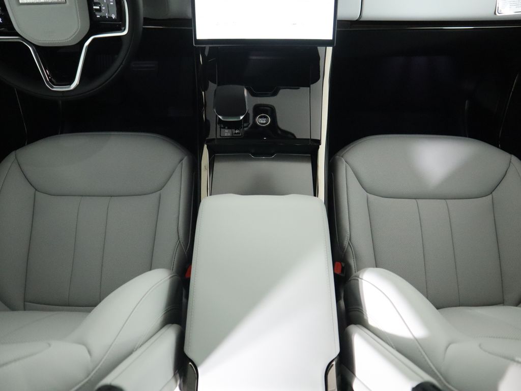 Thumbnail: 2026 Land Rover Range Rover Sport - 17