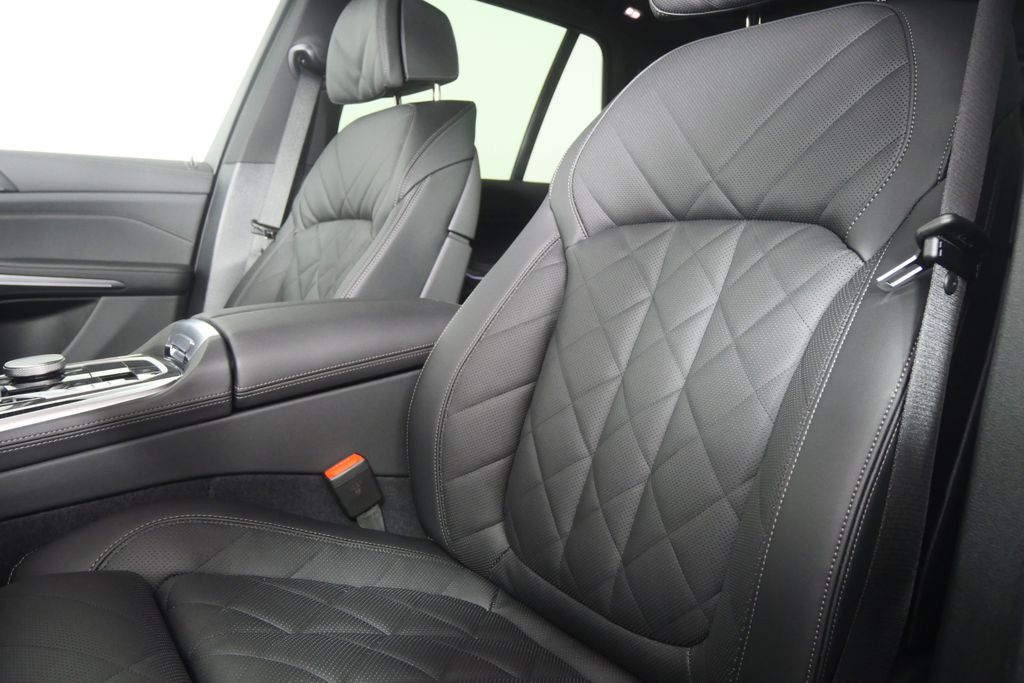 Thumbnail: 2026 BMW X5 - 11