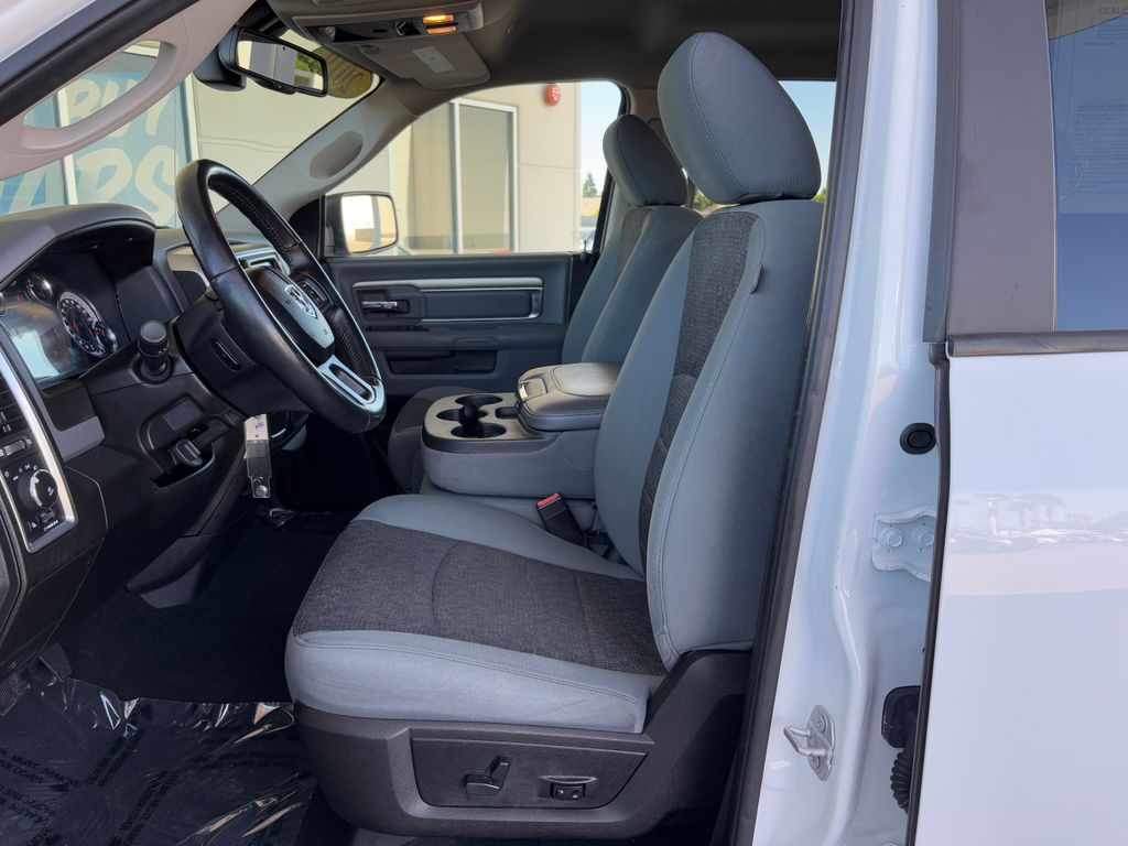 2019 RAM 1500 Classic Big Horn 19