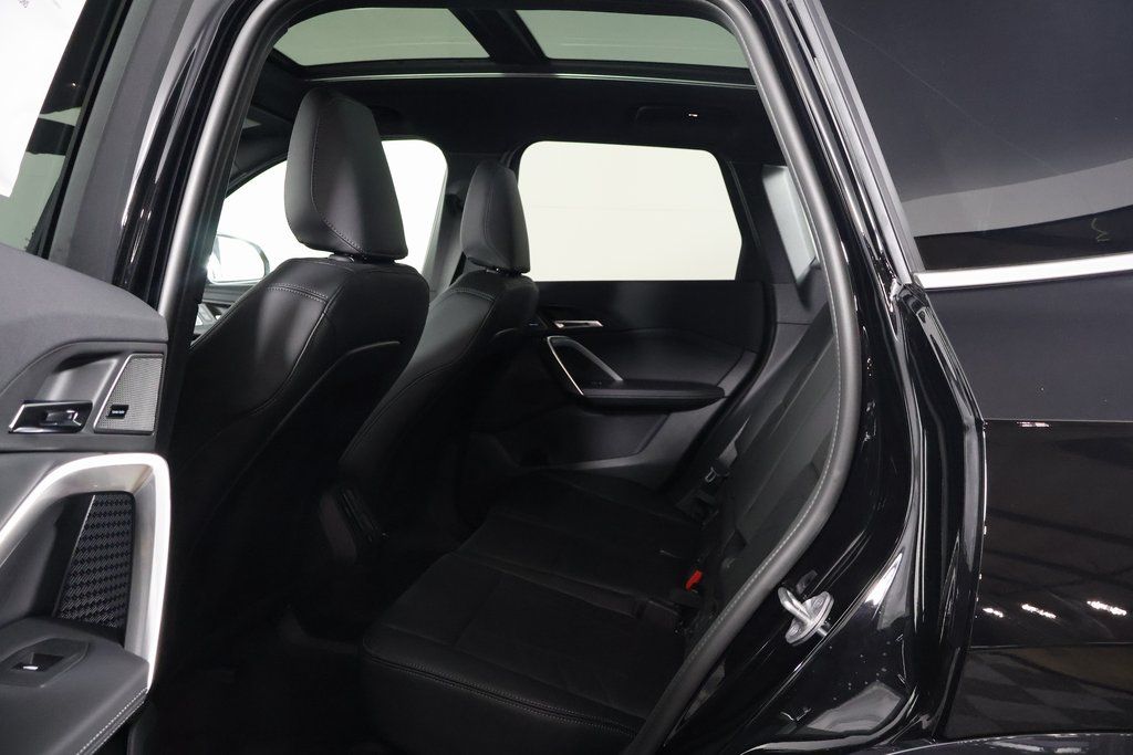 Thumbnail: 2026 BMW X1 - 6