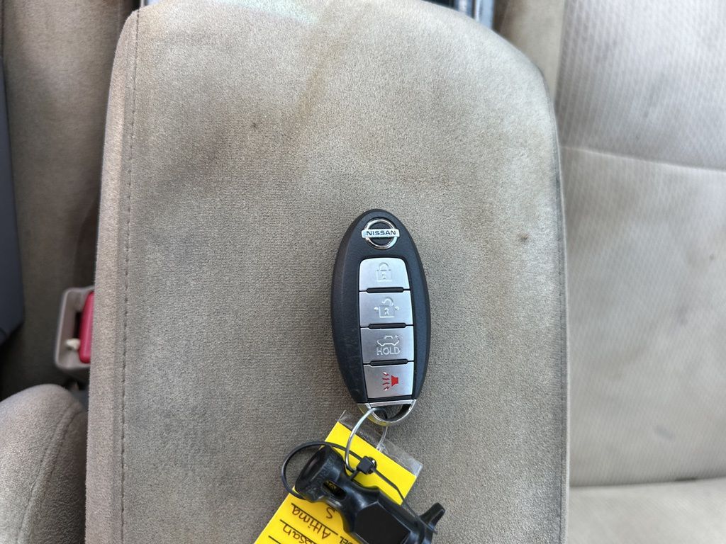 2013 Cayenne Red Metallic Nissan Altima 2.5 S FWD Sedan