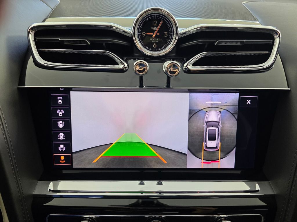 Used 2022 White Bentley  image 22