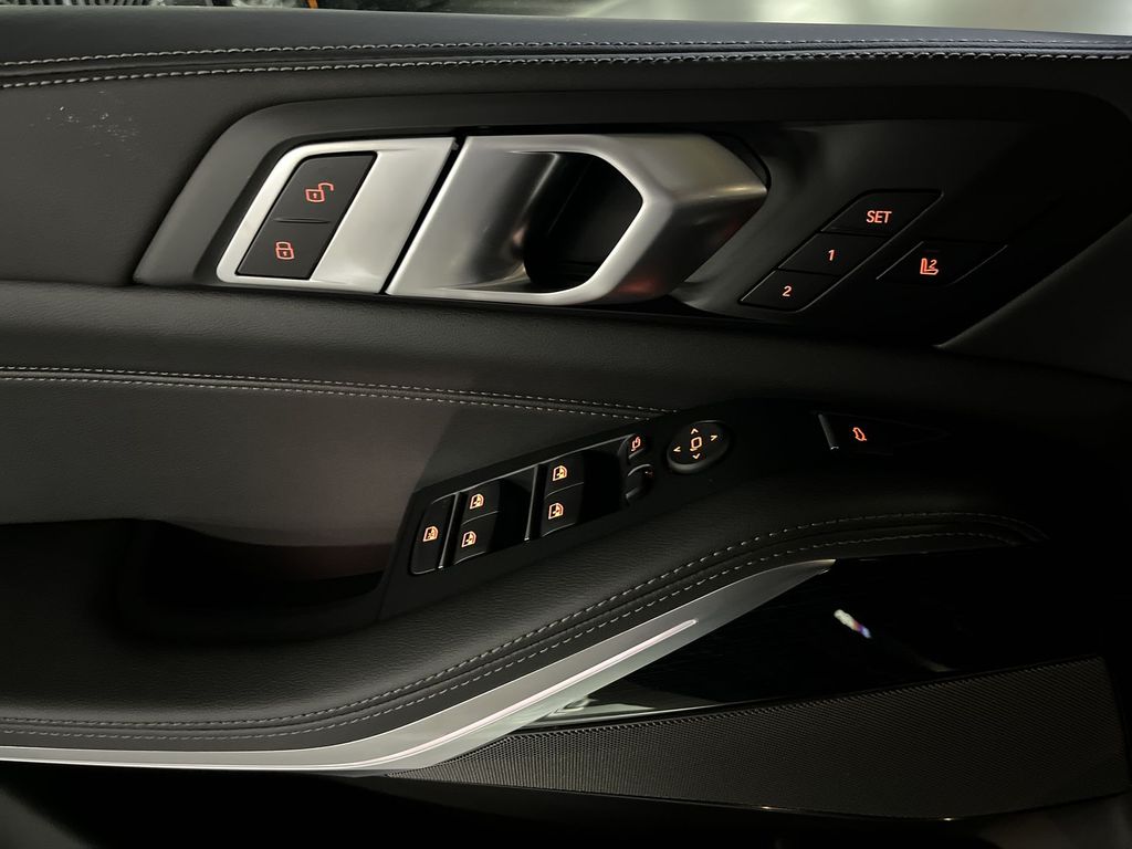 Thumbnail: 2026 BMW X5 - 13