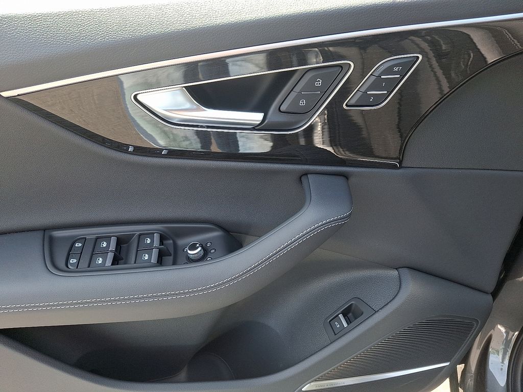2025 Audi Q7  9