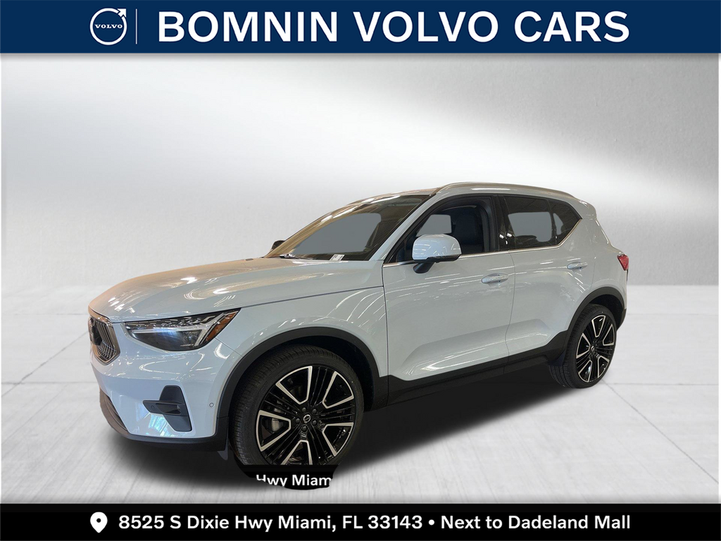 The 2024 Volvo XC40 Ultimate photos