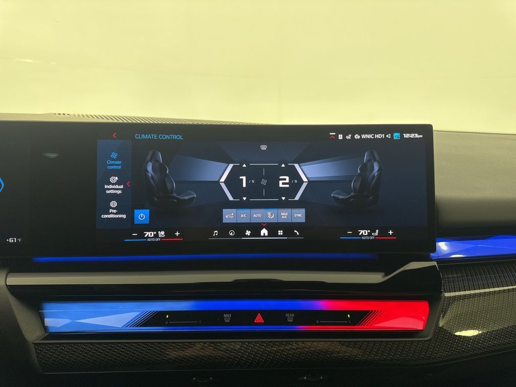 Thumbnail: 2026 BMW M5 - 20