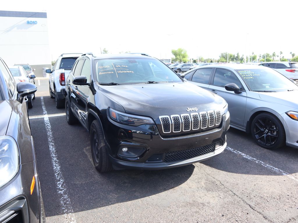 Thumbnail: 2019 Jeep Cherokee - 3