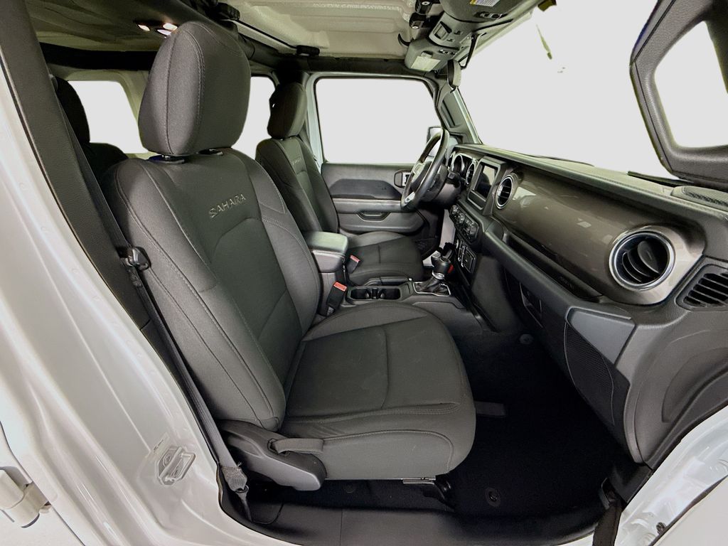 Thumbnail: 2019 Jeep Wrangler - 20