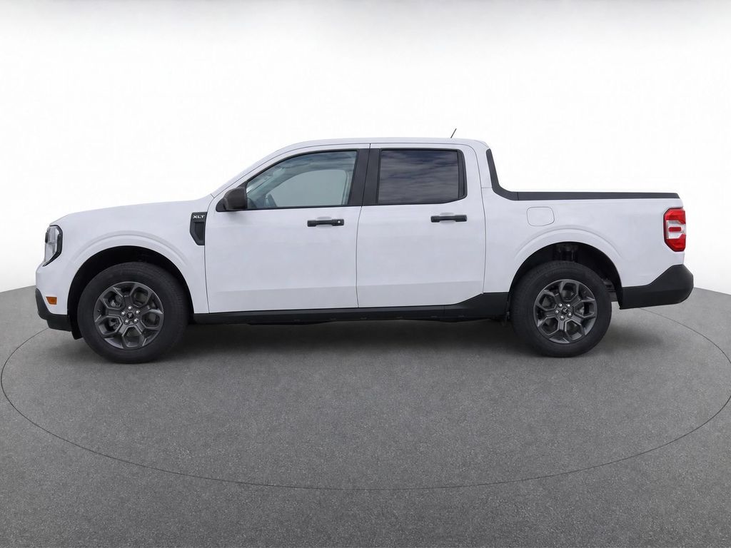 New 2026 Space White Metallic Ford XLT image 7