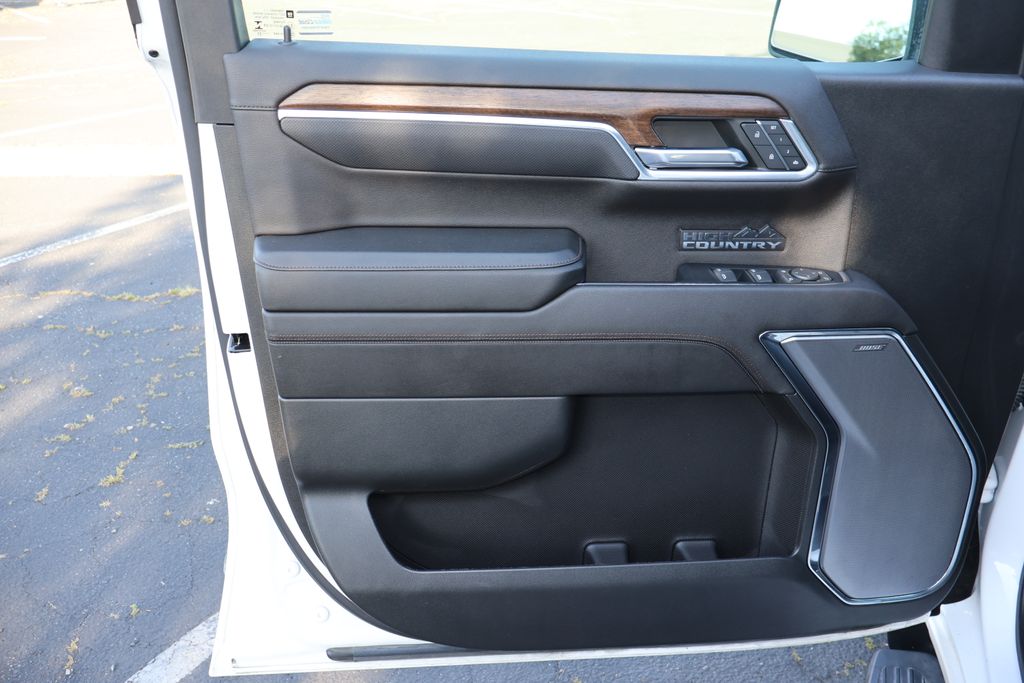 2023 Chevrolet Silverado 1500 High Country 24