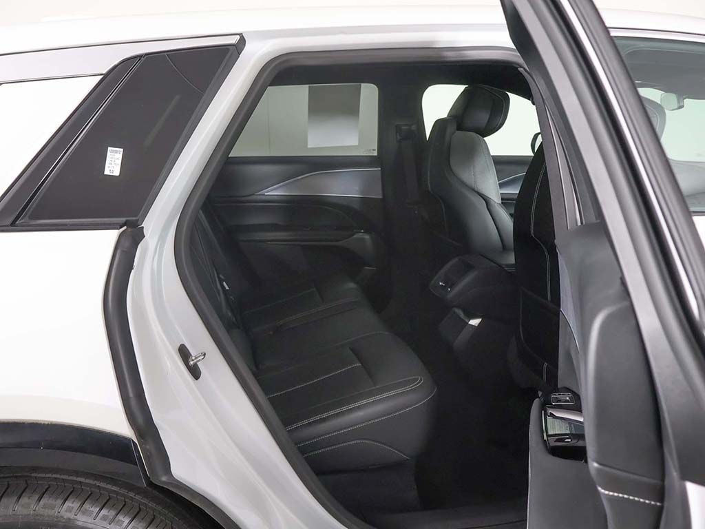 Used 2024 White Cadillac Tech image 31