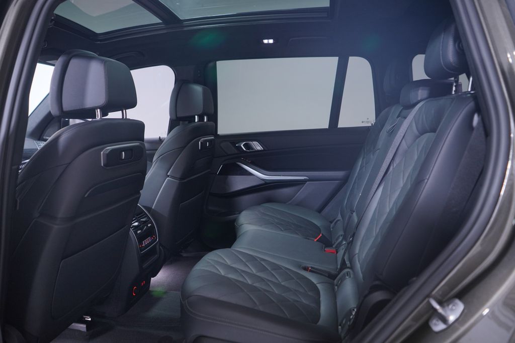 Thumbnail: 2023 BMW X7 - 9