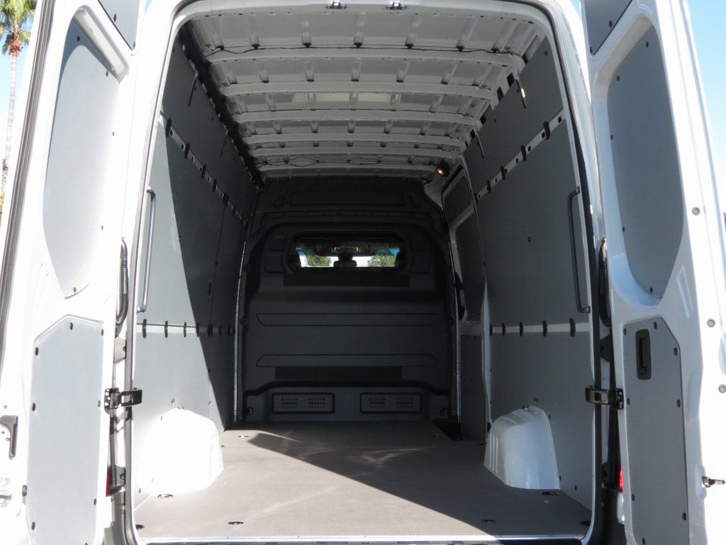 2024 Mercedes-Benz Sprinter 2500 7